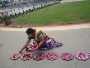 MOST HANDMADE ARTI PLATES ARRANGED IN A SINGLE LINE