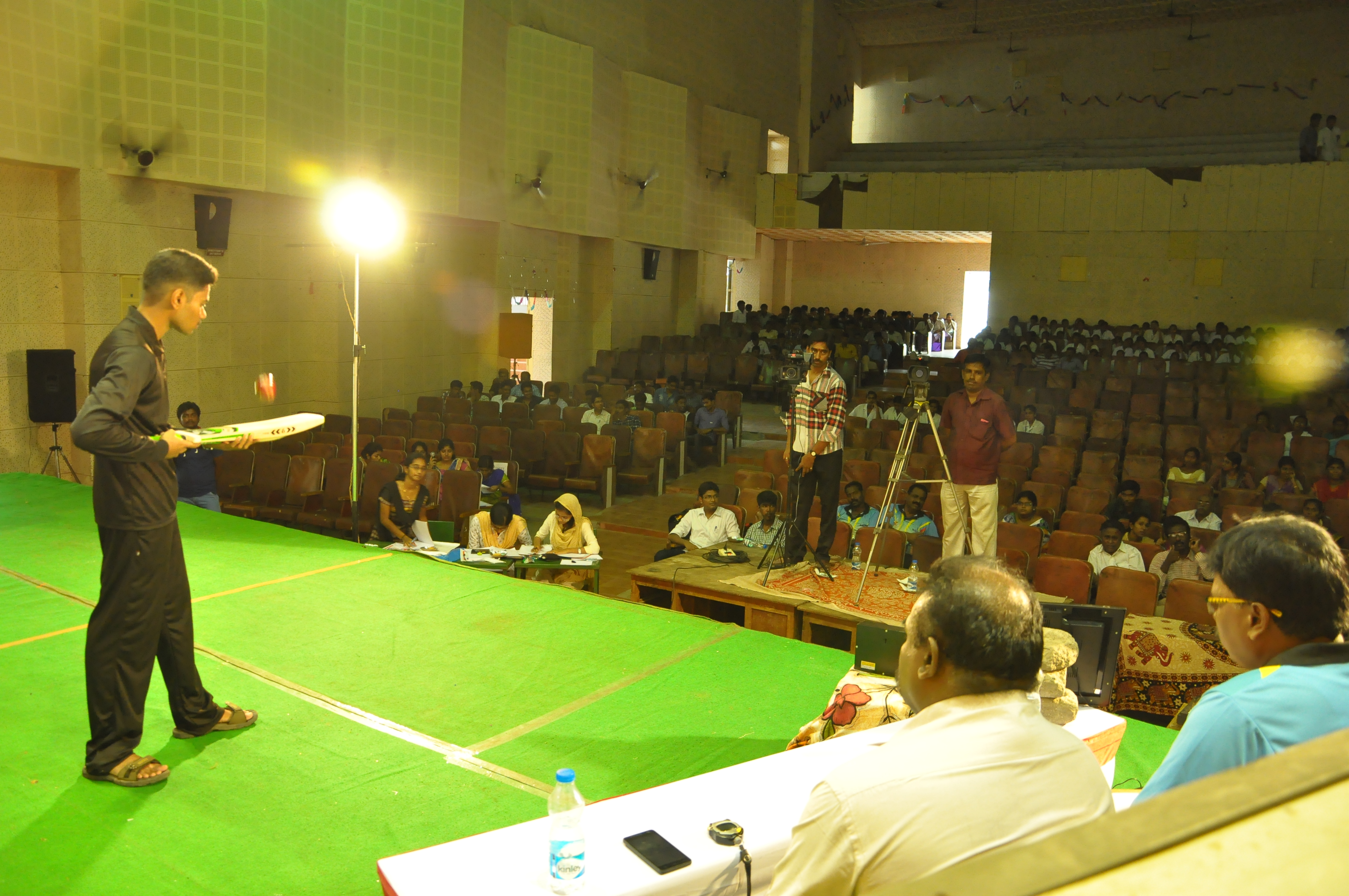 LONGEST CRICKET BALL TAPPING WITH BAT India Book of Records