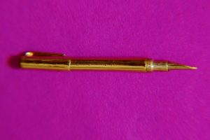 SMALLEST GOLD INK PEN