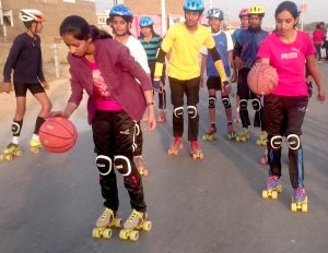 BASKETBALL DRIBBLING WHILE SKATING